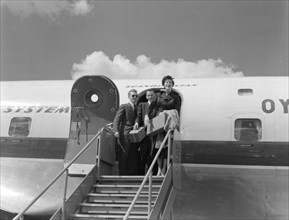 Ava and Frank arrive in Nairobi. Hollywood couple Ava Gardner and Frank Sinatra disembark from a