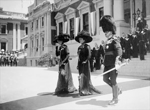 Duchess of Connaught and Princess Patricia at Cape Town. The Duchess of Connaught and her daughter,