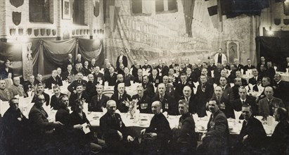 Defenders of Ladysmith' dinner, 1934. Members of the 'Defenders of Ladysmith Association' sit