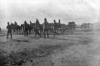 Boer War artillery. British Army officers use gun horses to move large pieces of artillery during