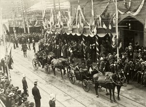 Dignitaries arrive for a royal reception, Perth. Dignitaries arrive by horse-drawn carriage for an