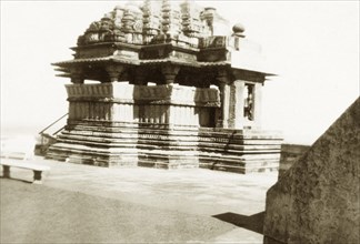 Sas-bahu Temple at Gwalior. View of the smaller Sas-bahu Temple, located within the Gwalior Fort
