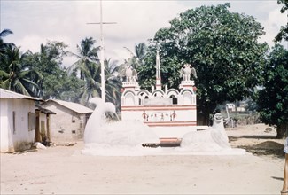 Shrine of Asafo Number Two Company. The 'posuban' (military shrine) of Asafo Number Two Company at