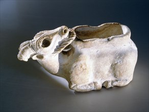 A vessel in the form of a ram