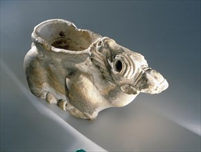 A vessel in the form of a ram