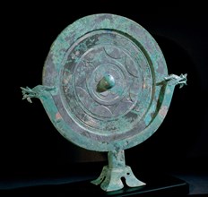 Large astronomical mirror and stand inscribed with four archaic script characters in thread relief
