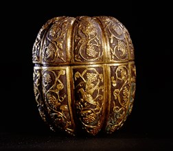 Small melon shaped box and cover made of parcel gilt silver
