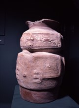 Anthropomorphic funerary urn