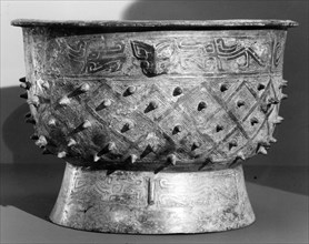 Ritual vessel Country of Origin: China Shang Period: Shang dynsaty, c 1600 1027 BC Material: Bronze