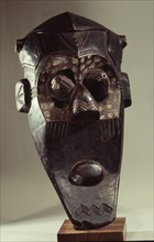 Little is known about the use of this type of mask, although the stylistic influence of neighbouring Kuba and Pende forms is apparent
