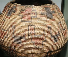 Coiled basket with bird design