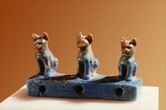 Amuletic spacer bead in the form of three cats