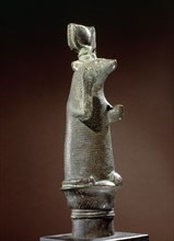 Bronze figure of an ichneumon, mongoose, surmounted by a uraus crown