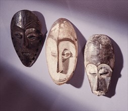 Masks which are not worn but manipulated and used as a mnemonic device linked with proverbs recited during the initiation rites of the senior grades of the Lega Bwami society