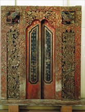 In the nineteenth century richly carved and gilded doors were a feature of royal compounds in northern Bali, echoing the forms of temple decoration