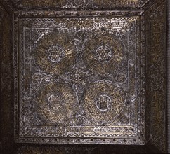 Koran storage box with intricate decoration