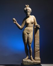 Statuette of Aphrodite holding an apple