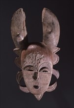 A mask used in the Do masquerades of the Ligbe