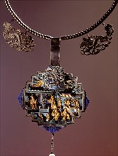 A presentation necklace