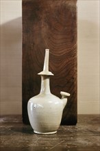 White glaze ceramic pot with willow motif