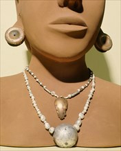Jewellery worn by Hopewell male