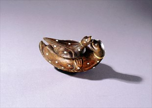 Snuff box in the form of two seals, the smaller one serving as the removable lid