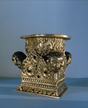 Pedestal to hold a human skull cup, used in offering ritual libations of blood to the gods