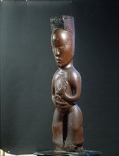 A female poutokomanawa, a figure that rests against the post supporting the ridgepole of a chiefs house or meeting house