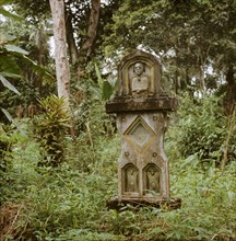 Wealth earned through the palm oil trade in the Niger Delta region financed a fashion for painted cement memorials where the deceased were depicted with the symbols of Christianity and European afflue...