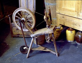 Spinning wheel