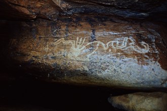 Cave rock carvings