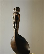 Ceremonial spoon with the handle in the form of embracing figures