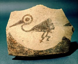 Potsherd decorated with a bird