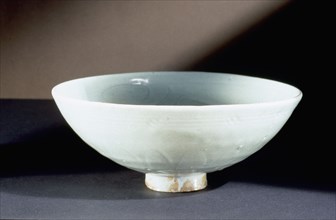 Chinese dish in green celadon of the Sung   Yuan period suggests trade connections between the Emirates and China as early as the 14th century, AD