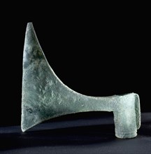 Iron Age bronze axe from Hili, al Ain Country of Origin: United Arab Emirates