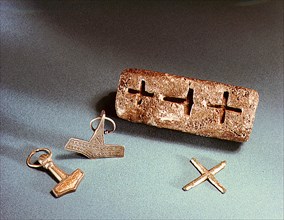 Smiths mould for casting both Christian crosses and Thors hammers