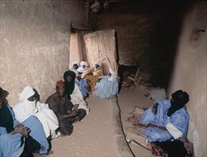 The Sultan of Agades receives a Tuareg delegation