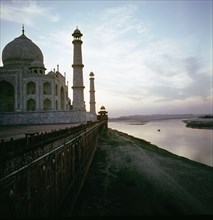 The Taj Mahal and the river terraces