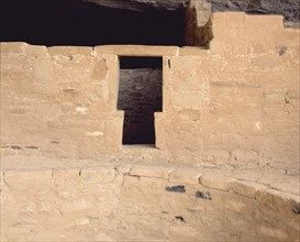 Cliff dwelling at Mesa Verde with typical 'keyhole' door
