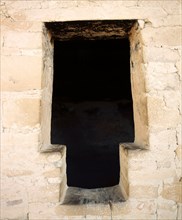 Cliff dwelling at Mesa Verde with typical 'keyhole' door