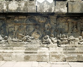 The reliefs, on the temples of the Lara Jonggrang complex, portray various deities or scenes taken from the great Hindu classics and especially the Ramayana
