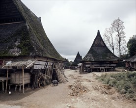 The three-level structure of Karo Batak houses corresponds to ideas of the cosmos