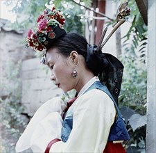 A Korean lady in traditional dress