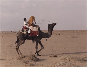 Travellers in the Rajastan desert