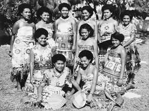 Fijian women wearing 'masi' cloth