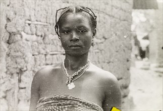 A young Asante woman