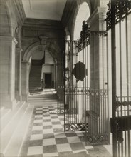 Entrance gates and staircase, Victoria Memorial