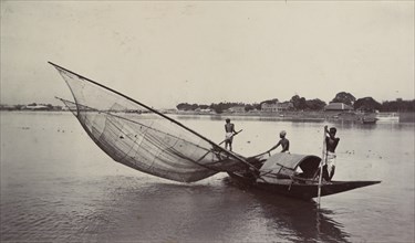 Fishing with a large net, India