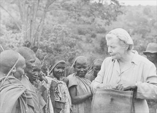Nellie Grant meets Kikuyu women