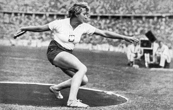 Woman Discus At 1936 Olympic